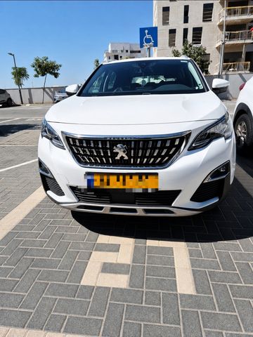 פיג'ו 3008