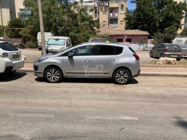 פיג'ו 3008