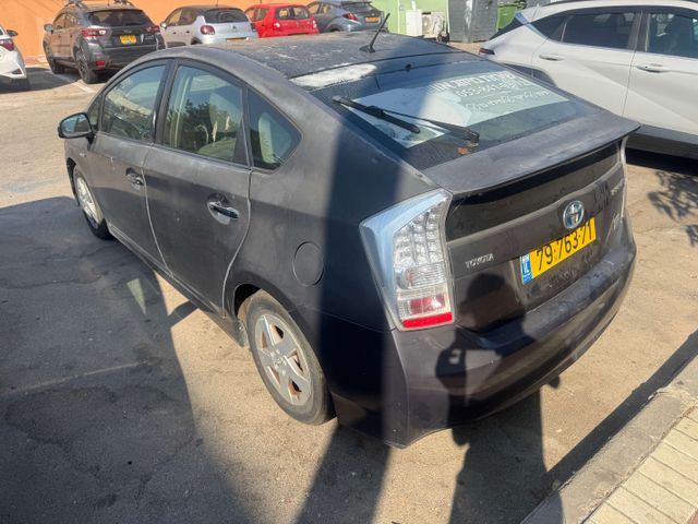 טויוטה פריוס