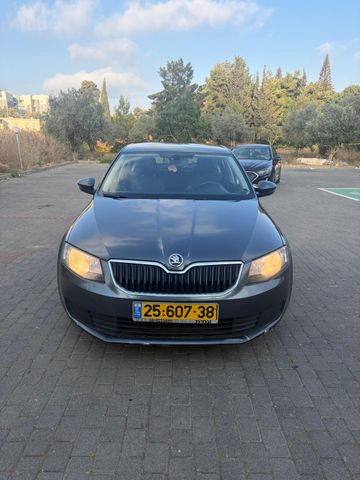 סקודה אוקטביה