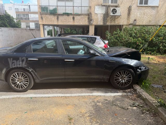 אלפא רומיאו 159