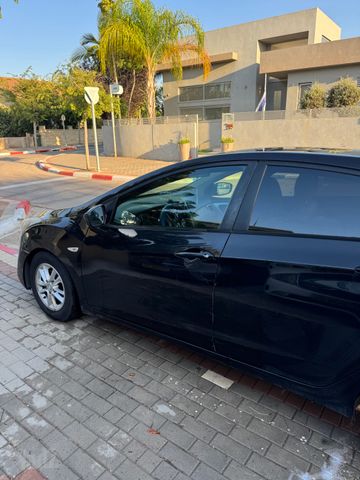 יונדאי i30