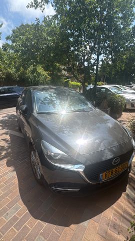 מודעת רכב מאזדה 2