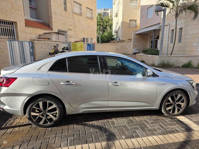 רנו מגאן