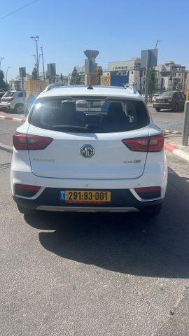 אם ג'י ZS