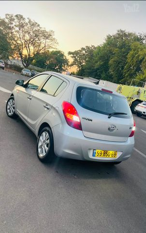 יונדאי i20