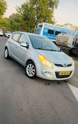 יונדאי i20