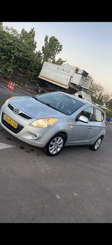יונדאי i20