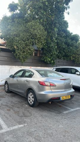מאזדה 3