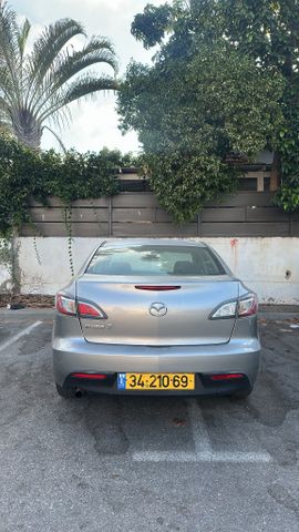 מודעת רכב מאזדה 3