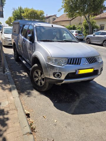 מיצובישי טרייטון / L200