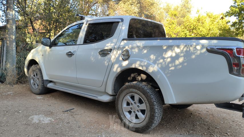 מיצובישי טרייטון / L200