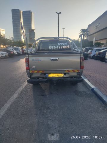 איסוזו די-מקס