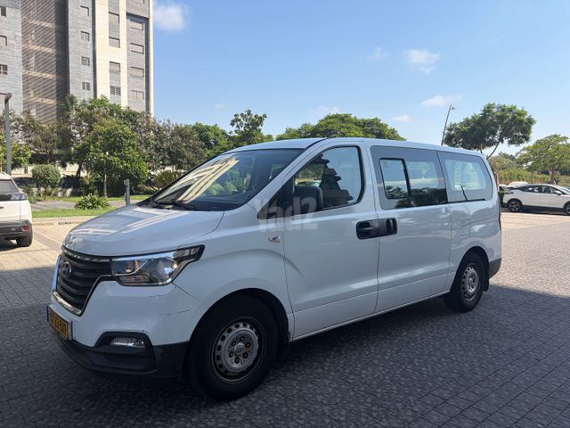 יונדאי H-1 / i800