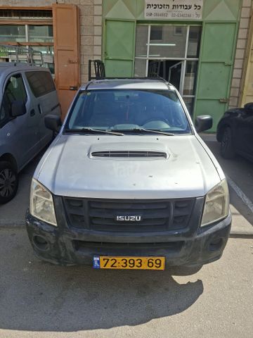 מודעת רכב איסוזו די-מקס