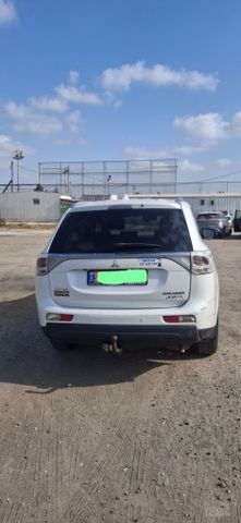 מיצובישי אאוטלנדר