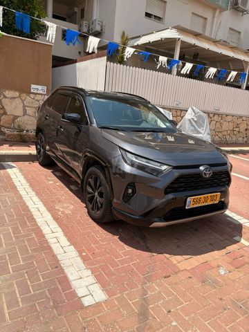 טויוטה RAV4