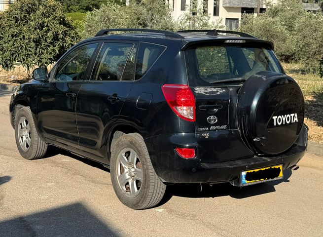 טויוטה RAV4