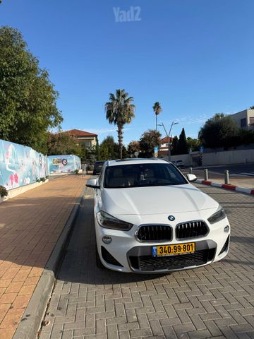 ב מ וו X2