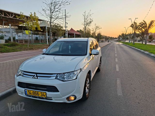 מיצובישי אאוטלנדר