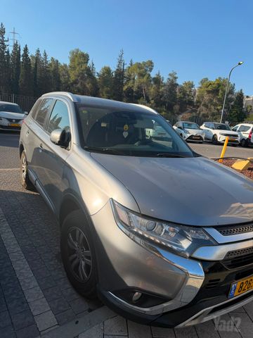 מיצובישי אאוטלנדר
