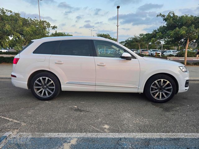 אאודי Q7