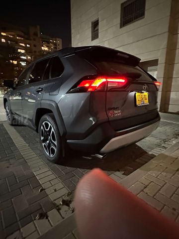 טויוטה RAV4