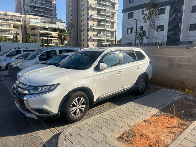 מודעת רכב מיצובישי אאוטלנדר