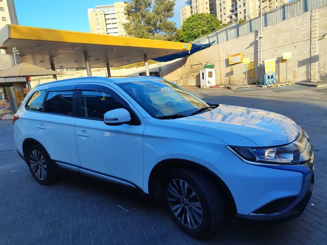 מודעת רכב מיצובישי אאוטלנדר
