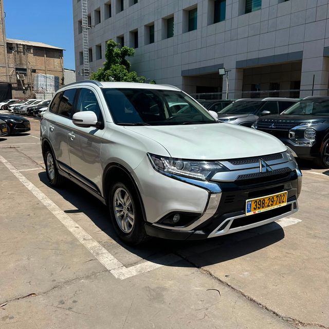 מיצובישי אאוטלנדר