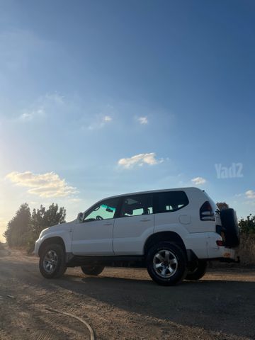 טויוטה לנד קרוזר
