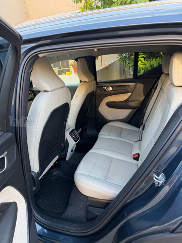 מודעת רכב וולוו XC40