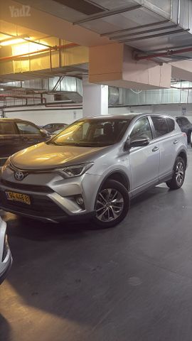 טויוטה RAV4