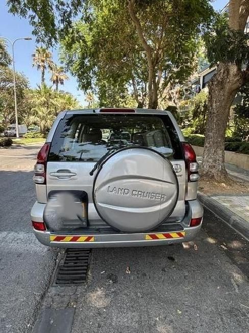 טויוטה לנד קרוזר