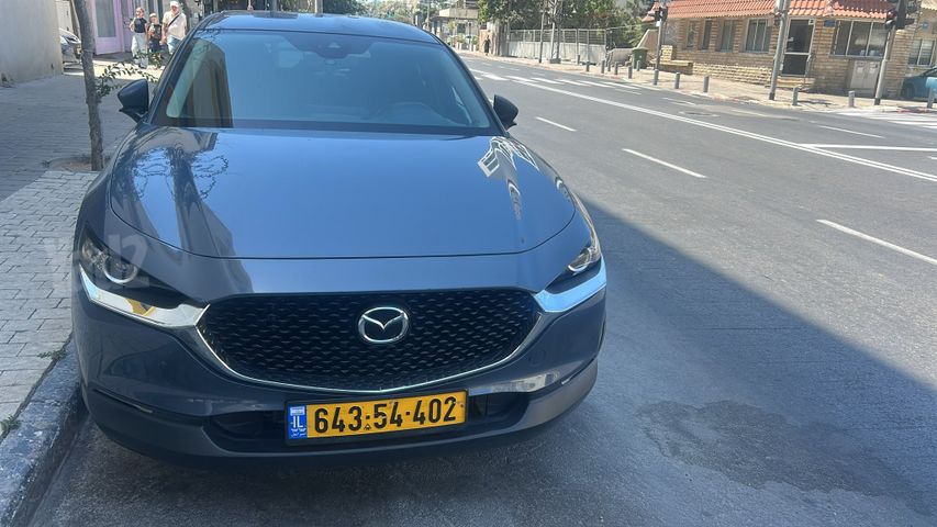 מודעת רכב מאזדה CX-30