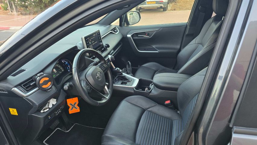 טויוטה RAV4