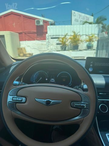 ג'נסיס GV80