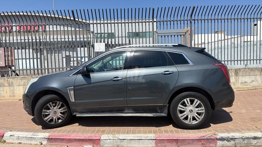 קאדילק SRX