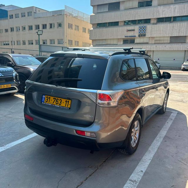 מיצובישי אאוטלנדר