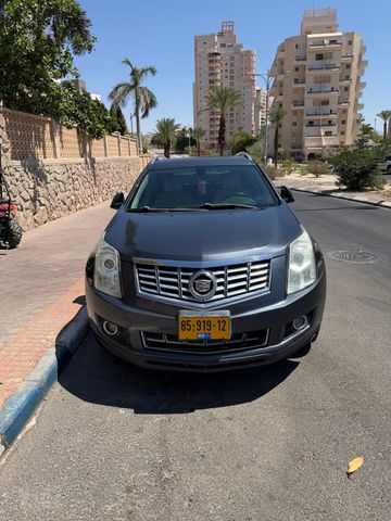 קאדילק SRX