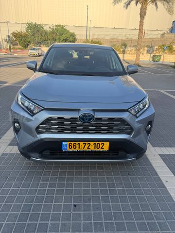 טויוטה RAV4