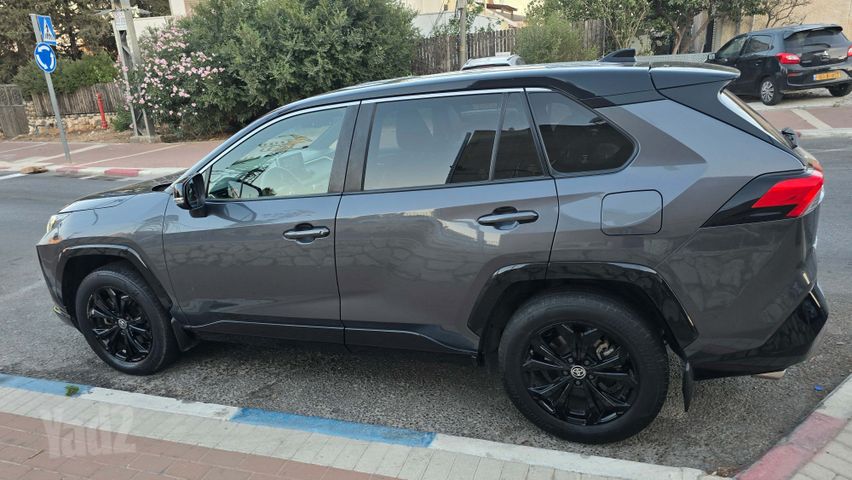 טויוטה RAV4