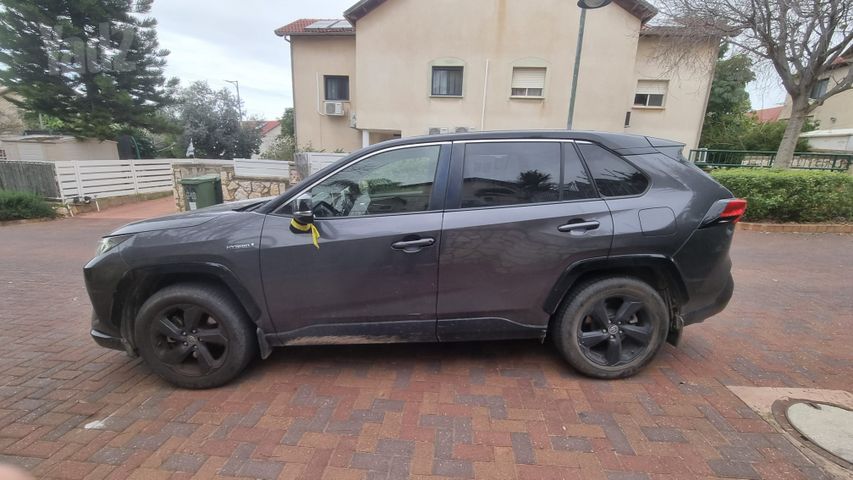 מודעת רכב טויוטה RAV4