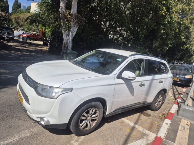 מיצובישי אאוטלנדר