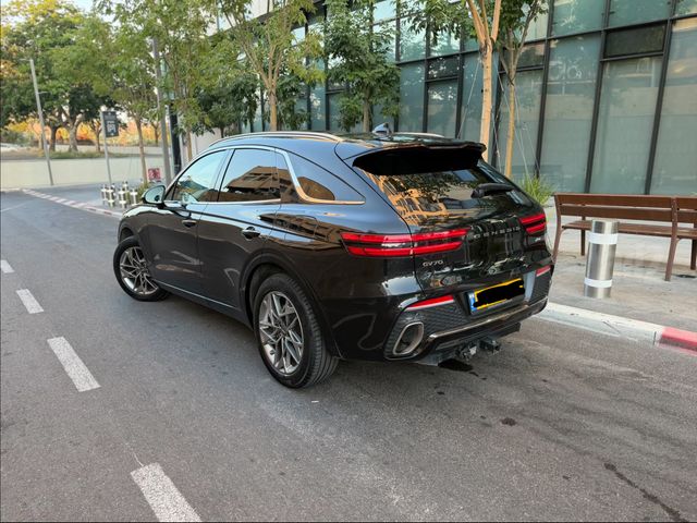 ג'נסיס GV70
