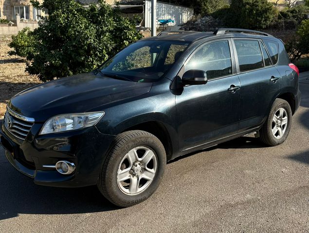 טויוטה RAV4