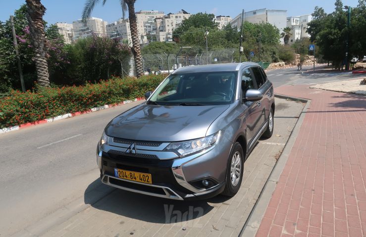 מיצובישי אאוטלנדר