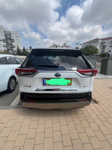 טויוטה RAV4