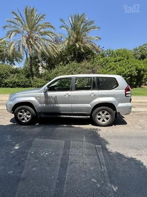 טויוטה לנד קרוזר