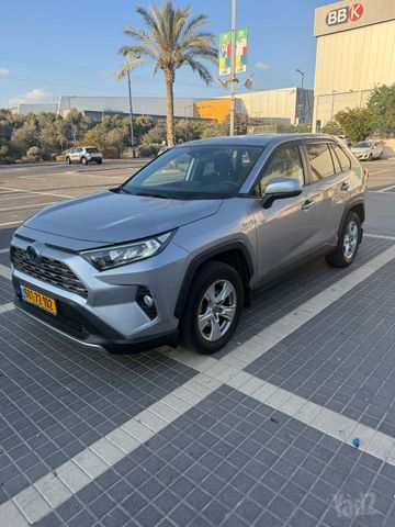 טויוטה RAV4